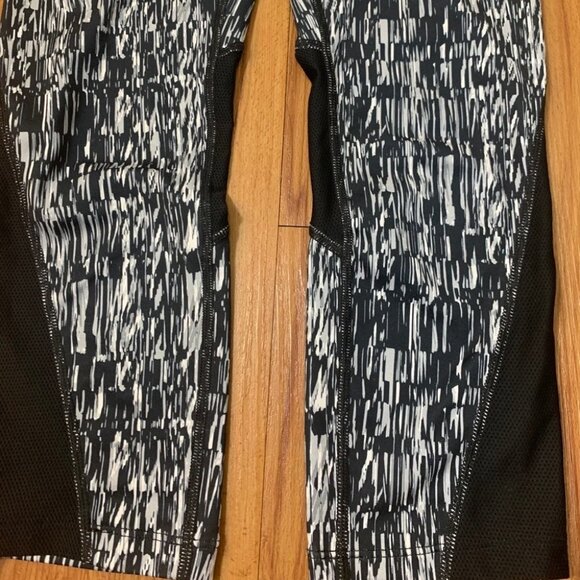 Nike Power Printed Dri-Fit Running Capris Pants - Picture 5 of 11